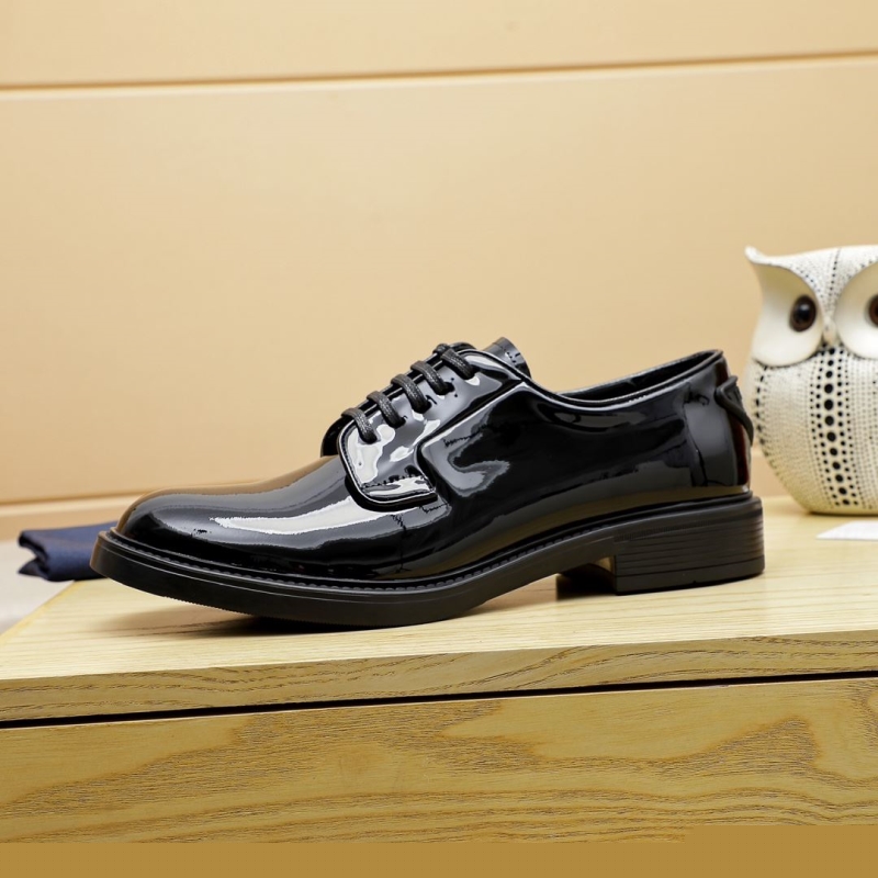 Pra*a leather shoes